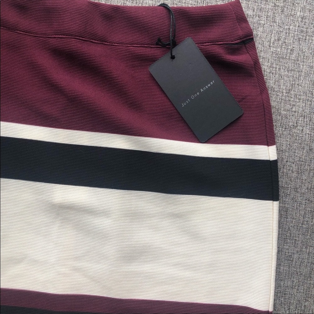 JOA Los Angeles Striped Bodycon dolphin hem skirt new with tags small - Picture 3 of 8